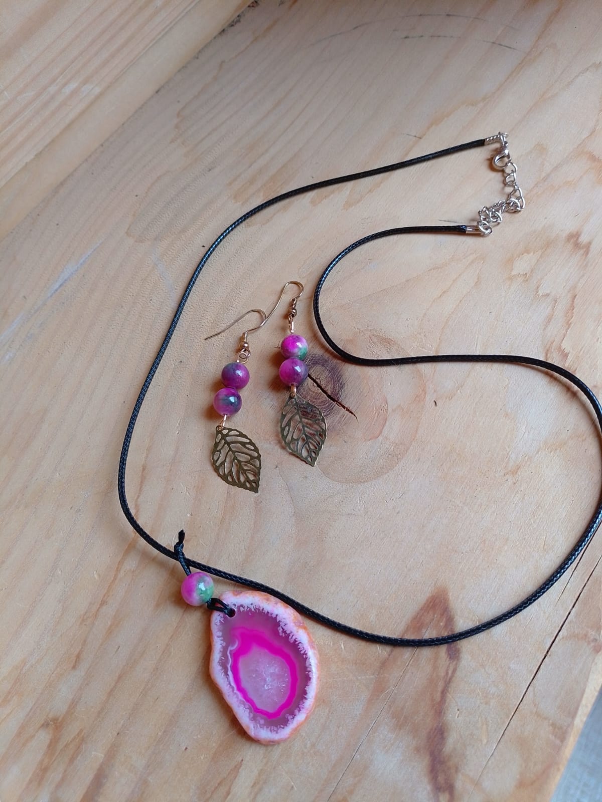 Parure Tourmaline jade & tranche d'agate tintée