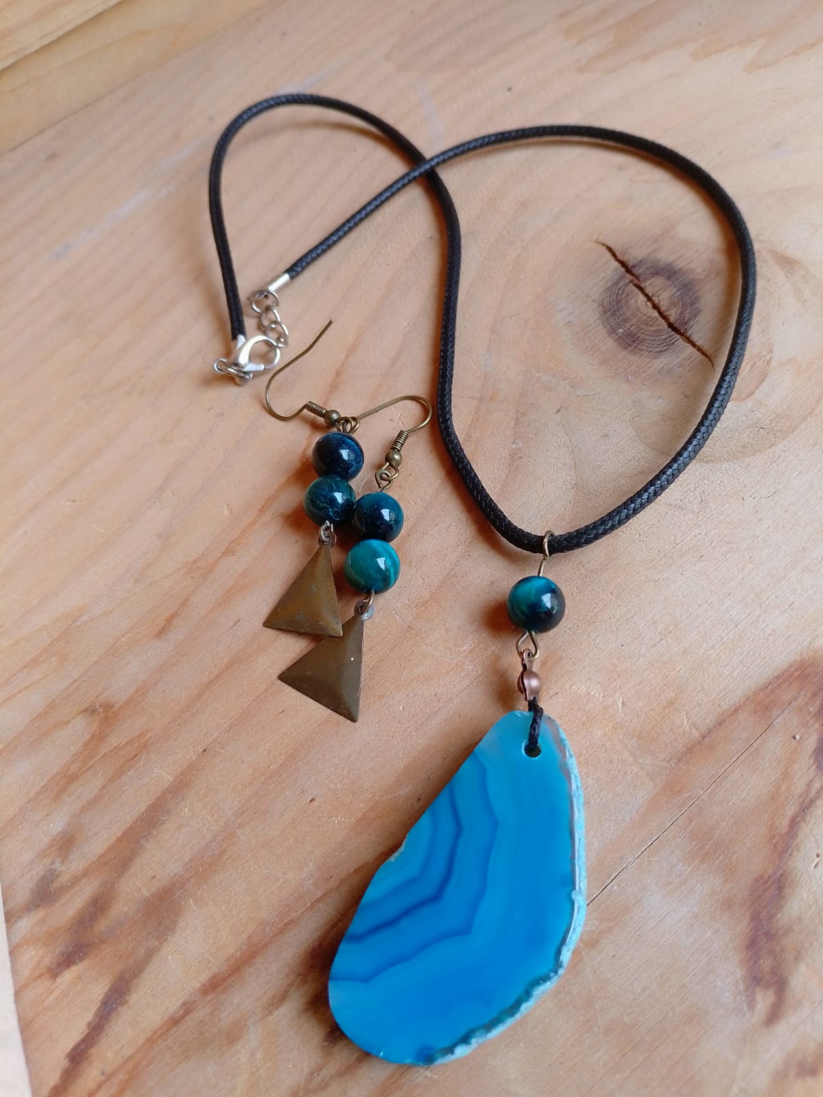 Parure Oeil du tigre bleue & tranche d'agate tintée